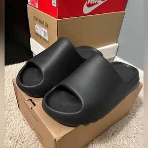 Yeezy Onyx Slides